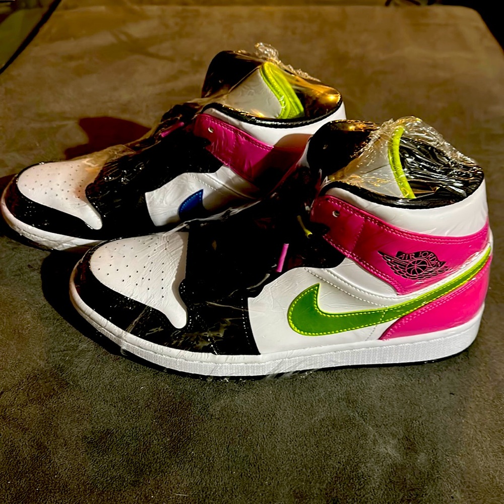Nike Air Jordan 1 Cyber Active Fuchsia Near new sz 10.5
